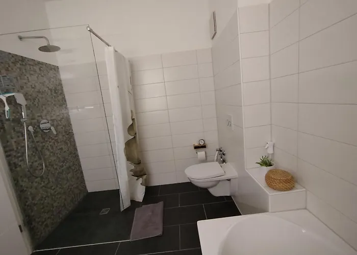 Gruene Oase Koeln Bonn - Traveler Award Gewinner Apartmán